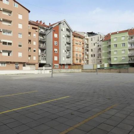 Black & Yellow Centrally Located Studio Novi Sad Exterior foto