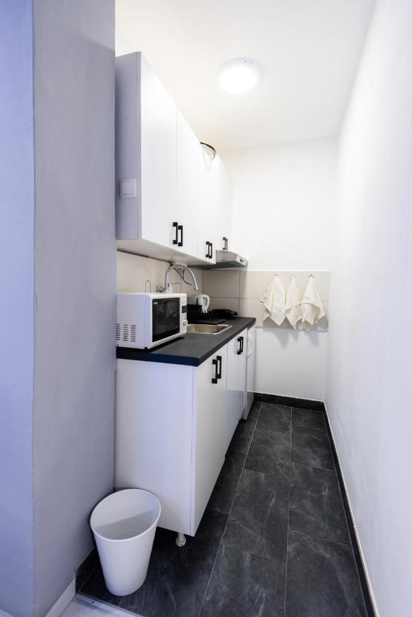 Black & Yellow Centrally Located Studio Novi Sad Exterior foto